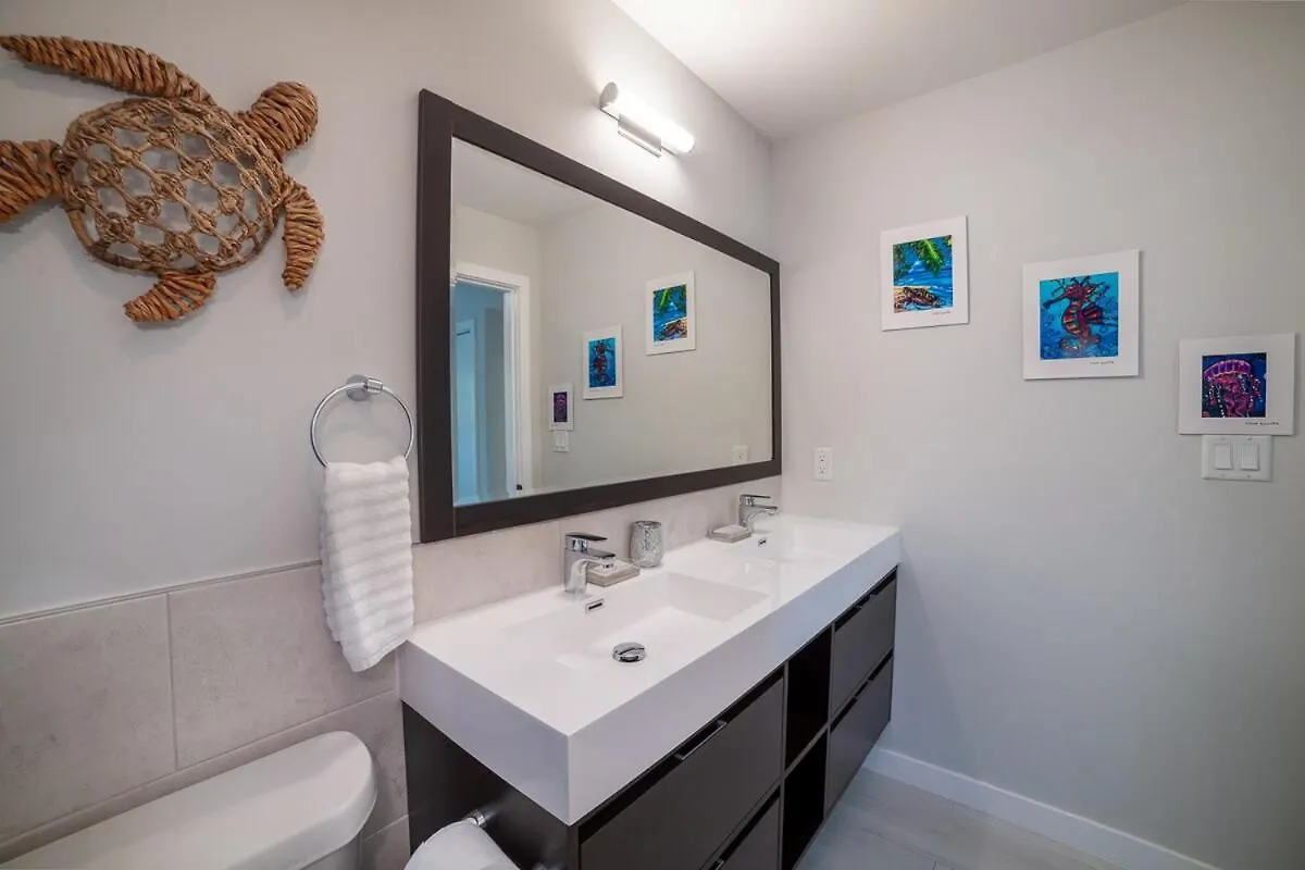 West Bay Oasis 2Br Condo With Pool