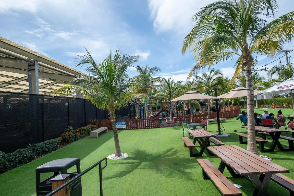 West Bay Oasis 2Br Condo With Pool Apartment