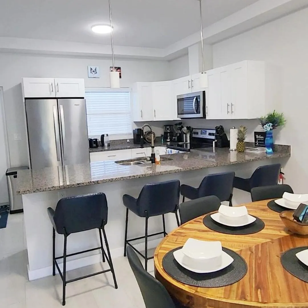 Apartment West Bay Oasis 2Br Condo With Pool