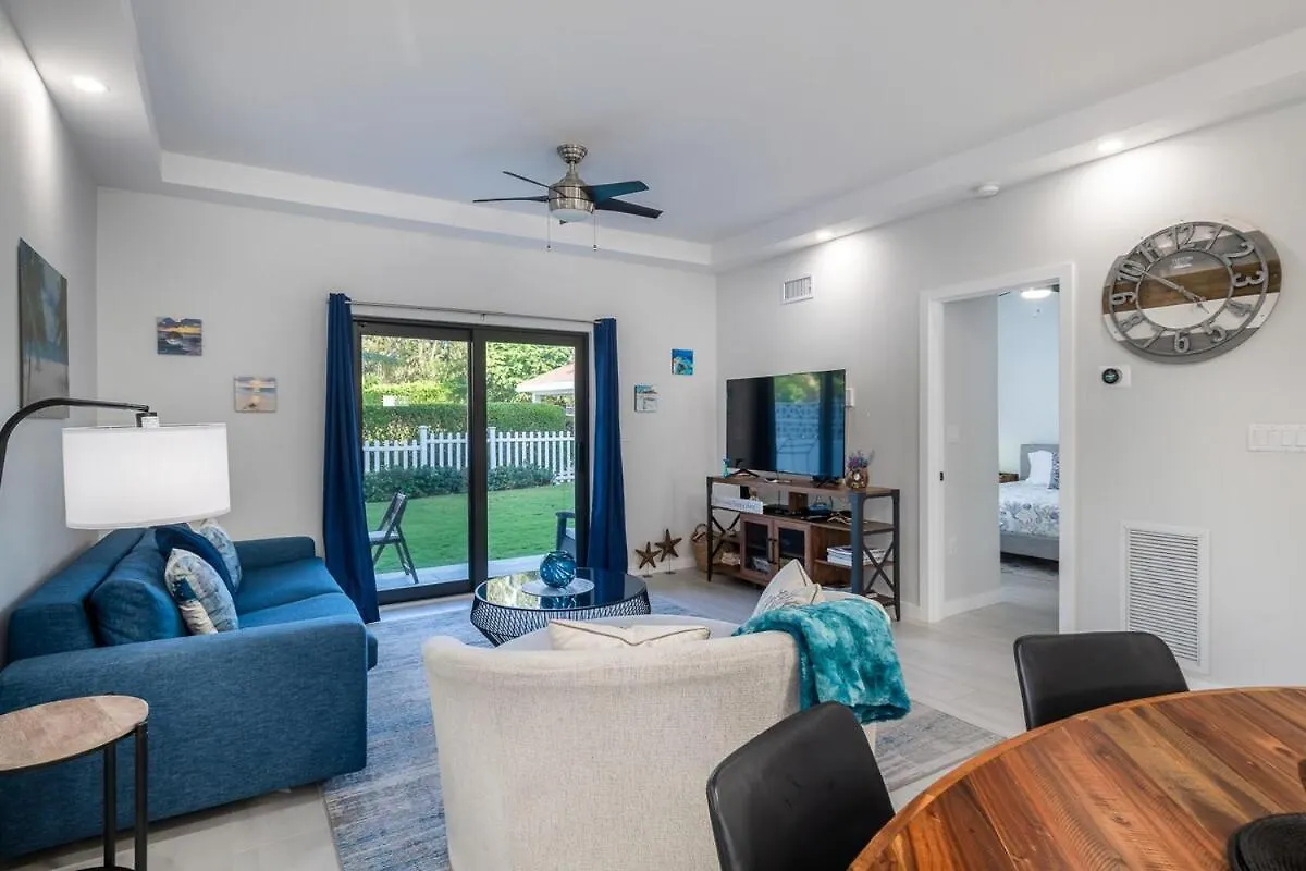 West Bay Oasis 2Br Condo With Pool